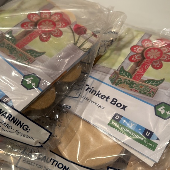 Lowe’s DIY-U Kid’s Workshop - Picture 4 of 9